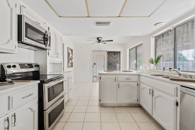 2132 N 63rd Place, Mesa, AZ 85215