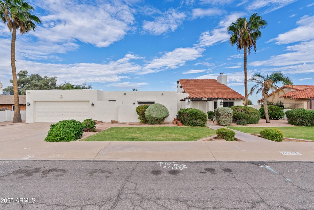 2132 N 63rd Place, Mesa, AZ 85215