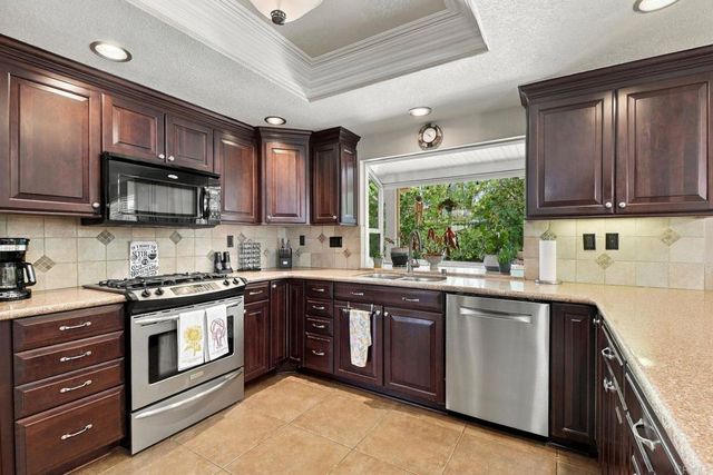 2176 Splendorwood Place, Escondido, CA 92026