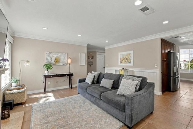 2176 Splendorwood Place, Escondido, CA 92026