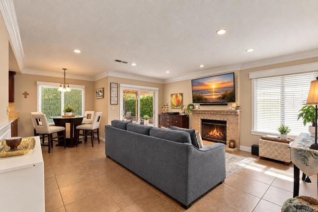 2176 Splendorwood Place, Escondido, CA 92026