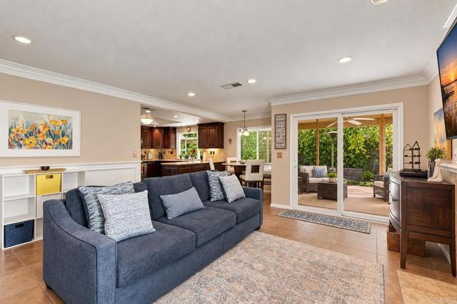 2176 Splendorwood Place, Escondido, CA 92026