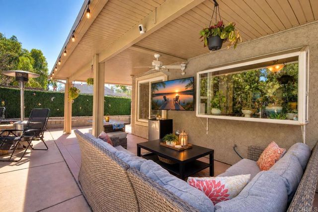 2176 Splendorwood Place, Escondido, CA 92026