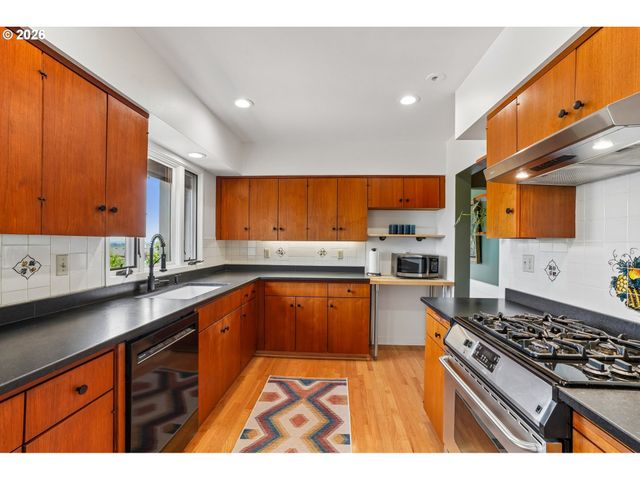 411 Se 65TH Ave, Portland, OR 97215