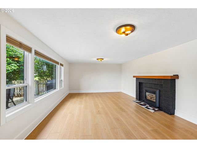 411 Se 65TH Ave, Portland, OR 97215