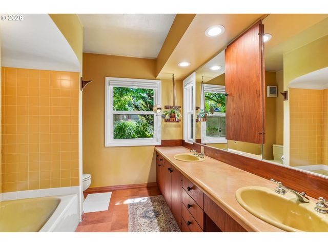411 Se 65TH Ave, Portland, OR 97215