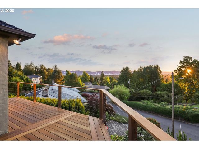 411 Se 65TH Ave, Portland, OR 97215