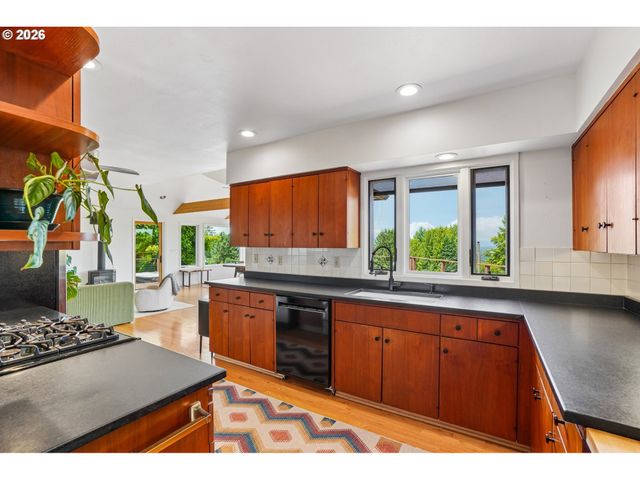 411 Se 65TH Ave, Portland, OR 97215