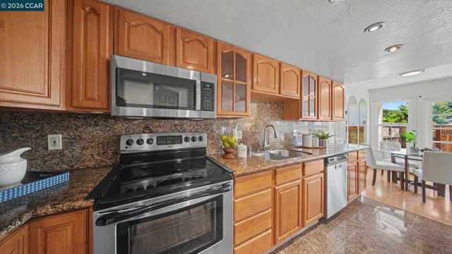 118 Creekside Ct, El Sobrante, CA 94803