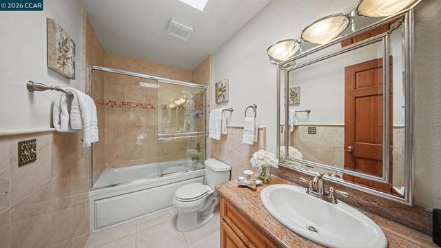 118 Creekside Ct, El Sobrante, CA 94803