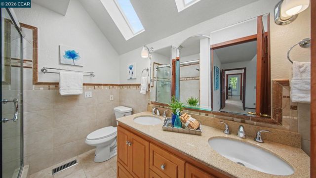 118 Creekside Ct, El Sobrante, CA 94803