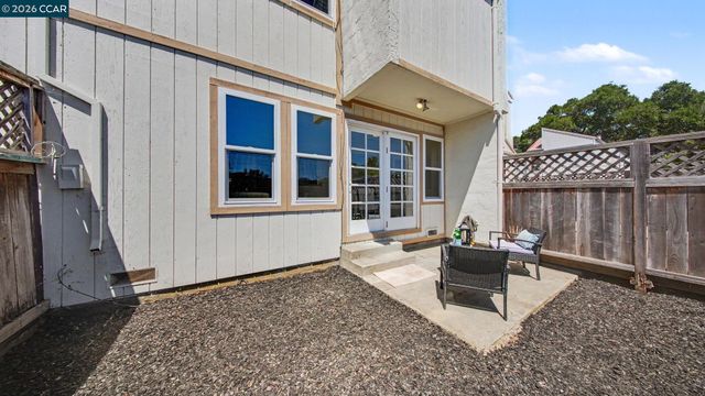 118 Creekside Ct, El Sobrante, CA 94803