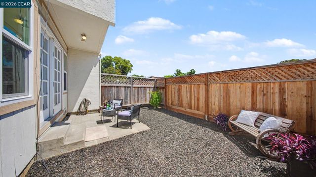 118 Creekside Ct, El Sobrante, CA 94803