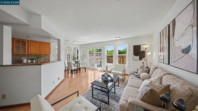 118 Creekside Ct, El Sobrante, CA 94803