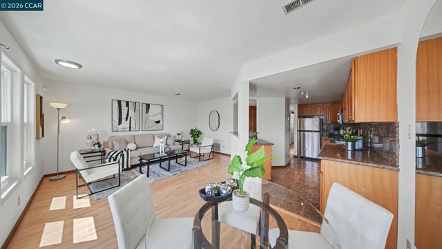 118 Creekside Ct, El Sobrante, CA 94803