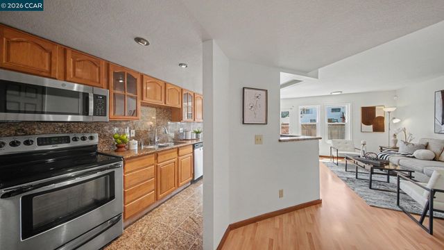 118 Creekside Ct, El Sobrante, CA 94803
