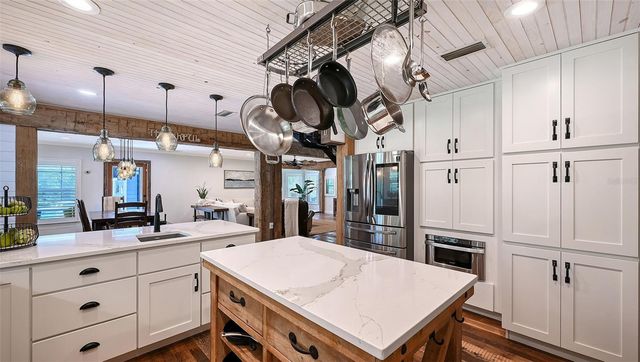 6521 219TH STREET E, Bradenton, FL 34211