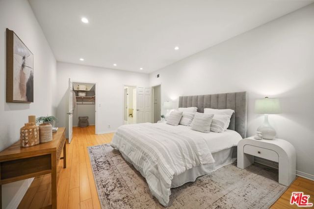 11737 Darlington Avenue 104, Los Angeles, CA 90049