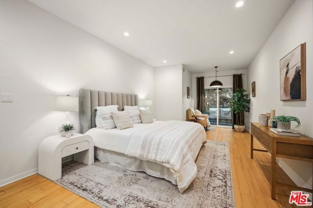 11737 Darlington Avenue 104, Los Angeles, CA 90049