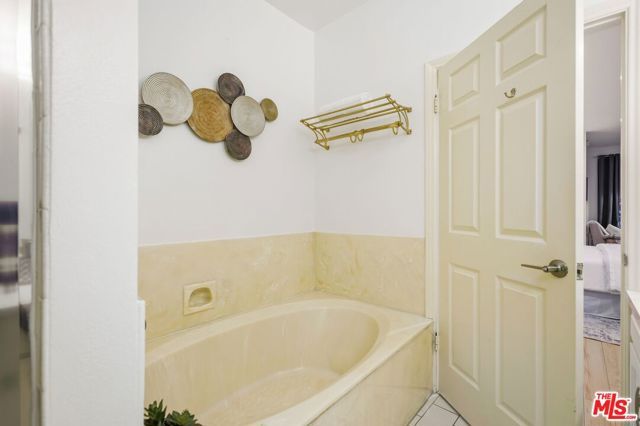 11737 Darlington Avenue 104, Los Angeles, CA 90049