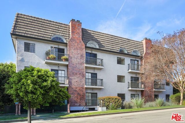 11737 Darlington Avenue 104, Los Angeles, CA 90049