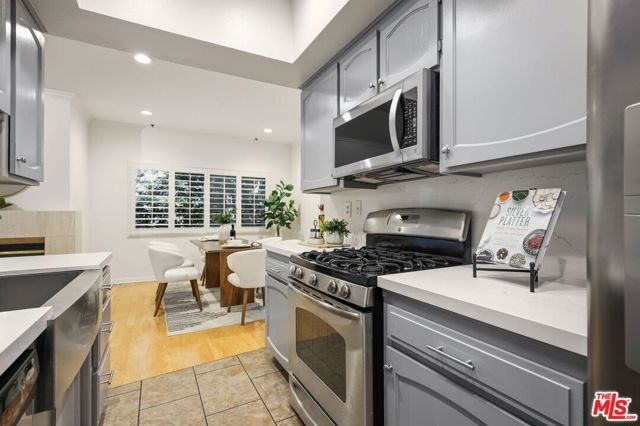 11737 Darlington Avenue 104, Los Angeles, CA 90049