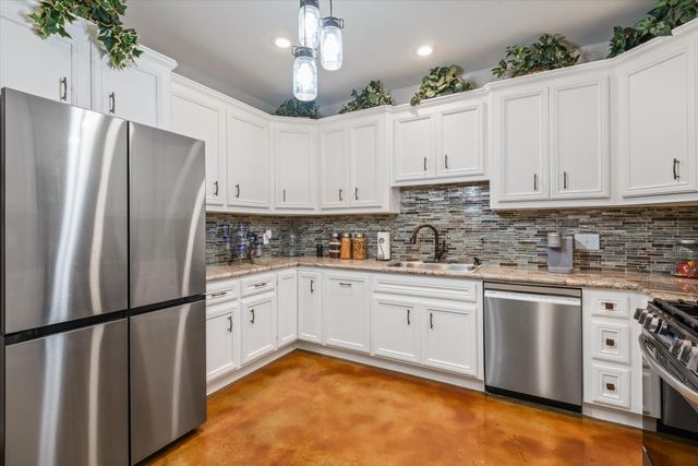 11578 28th Street, Santa Fe, TX 77510