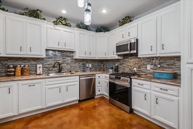 11578 28th Street, Santa Fe, TX 77510