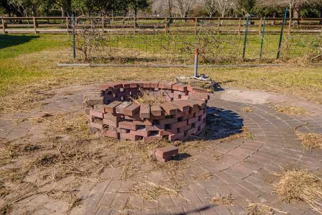 11578 28th Street, Santa Fe, TX 77510