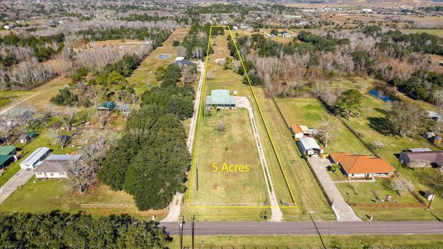 11578 28th Street, Santa Fe, TX 77510