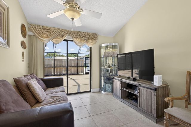 5662 Golden Eagle Circle, Palm Beach Gardens, FL 33418