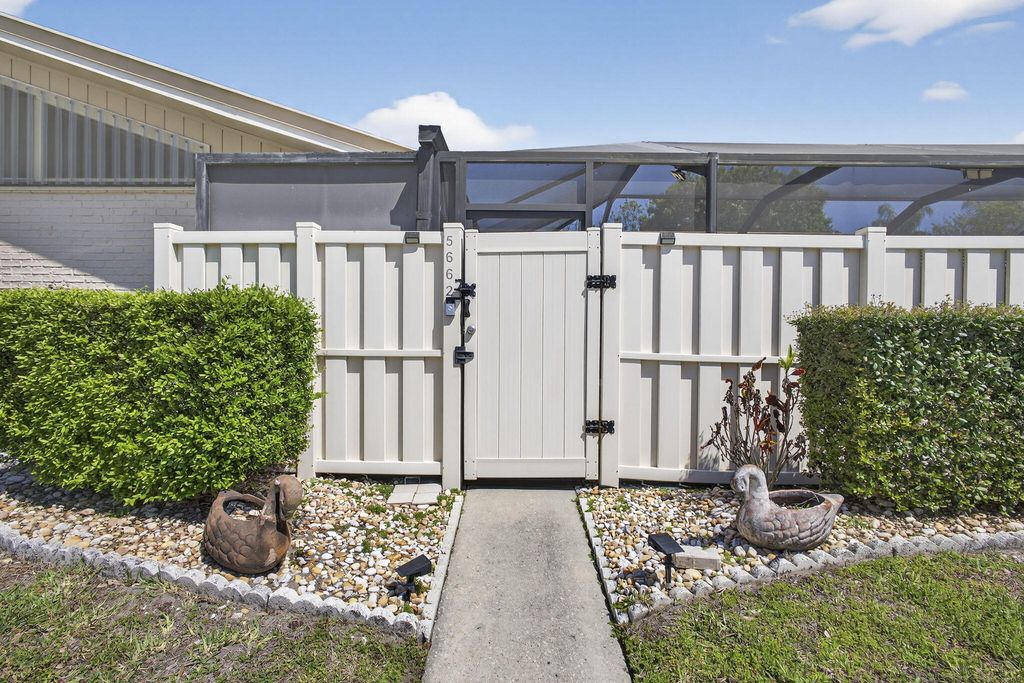 5662 Golden Eagle Circle, Palm Beach Gardens, FL 33418