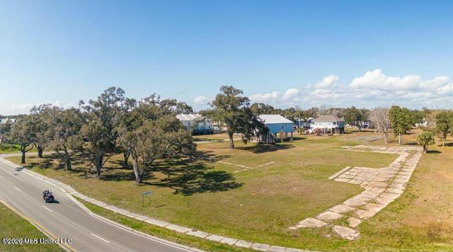 530 Beach Boulevard, Biloxi, MS 39530