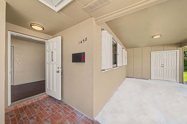 1458 8th Street, West Palm Beach, FL 33401