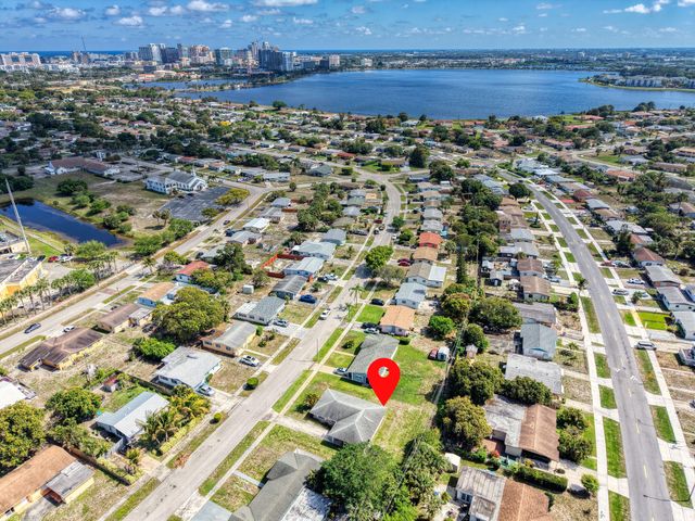 1458 8th Street, West Palm Beach, FL 33401