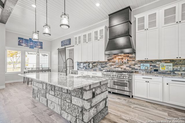 936 Cielo Rio, Pipe Creek, TX 78063