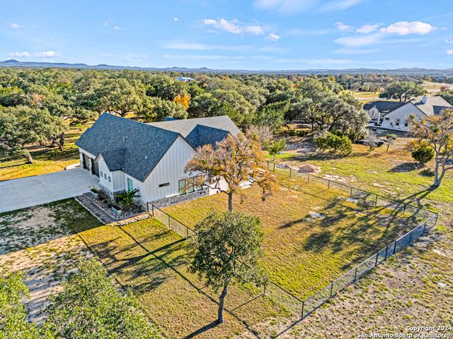 936 Cielo Rio, Pipe Creek, TX 78063
