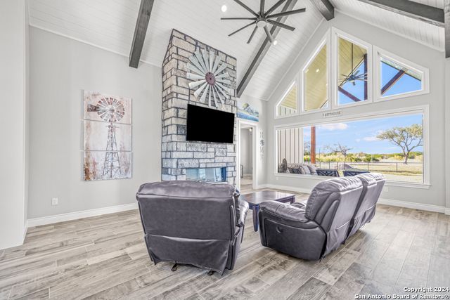 936 Cielo Rio, Pipe Creek, TX 78063