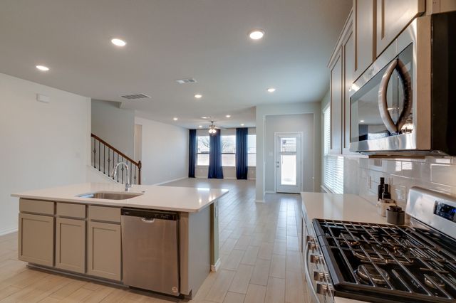 707 Ranchvale Court, Arlington, TX 76002