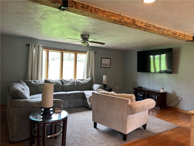 111 Longanecker Rd, Bullskin Twp, PA 15425