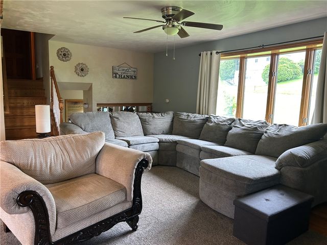 111 Longanecker Rd, Bullskin Twp, PA 15425