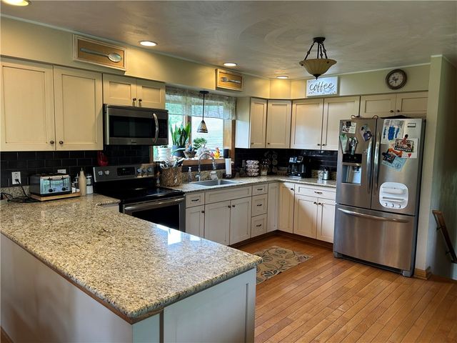 111 Longanecker Rd, Bullskin Twp, PA 15425