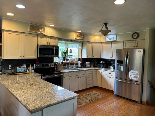 111 Longanecker Rd, Bullskin Twp, PA 15425