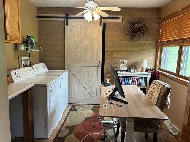 111 Longanecker Rd, Bullskin Twp, PA 15425