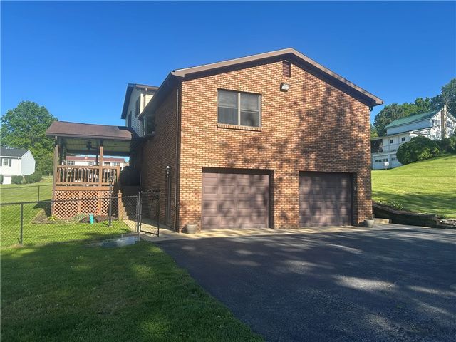 111 Longanecker Rd, Bullskin Twp, PA 15425