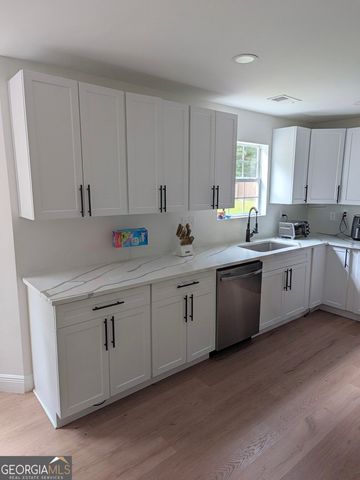 681 Burtons Cove, Hampton, GA 30228
