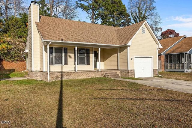 1521 Kara Court, Fayetteville, NC 28304