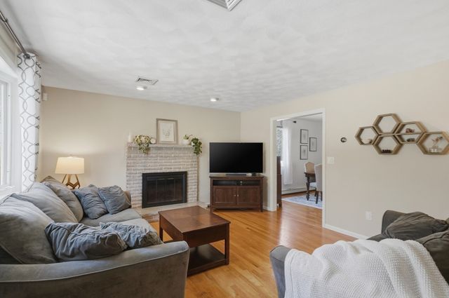 5 Candice Court 1, Woburn, MA 01801