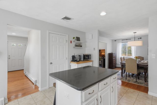 5 Candice Court 1, Woburn, MA 01801