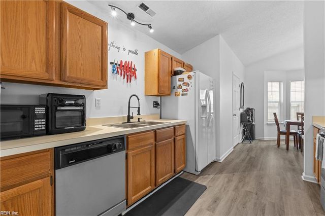 1204 B ST, Suffolk, VA 23434